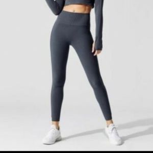 New ribbed sweater leggings size large slate blue Carbon 38